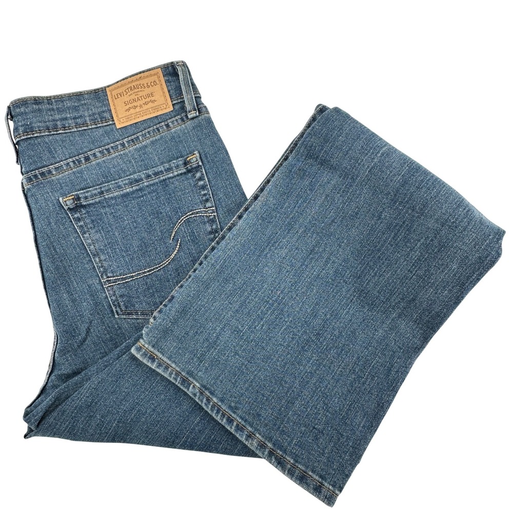 Levi Strauss Signature Womens Size 10M Blue Mid Rise Bootcut Jeans‎ W30 L32
